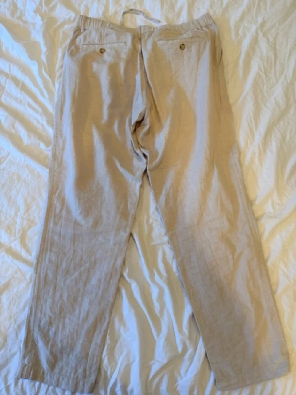 Great condition Men's Uniqlo Linen Blend Relaxed Pants, size Waist 30-33 inches